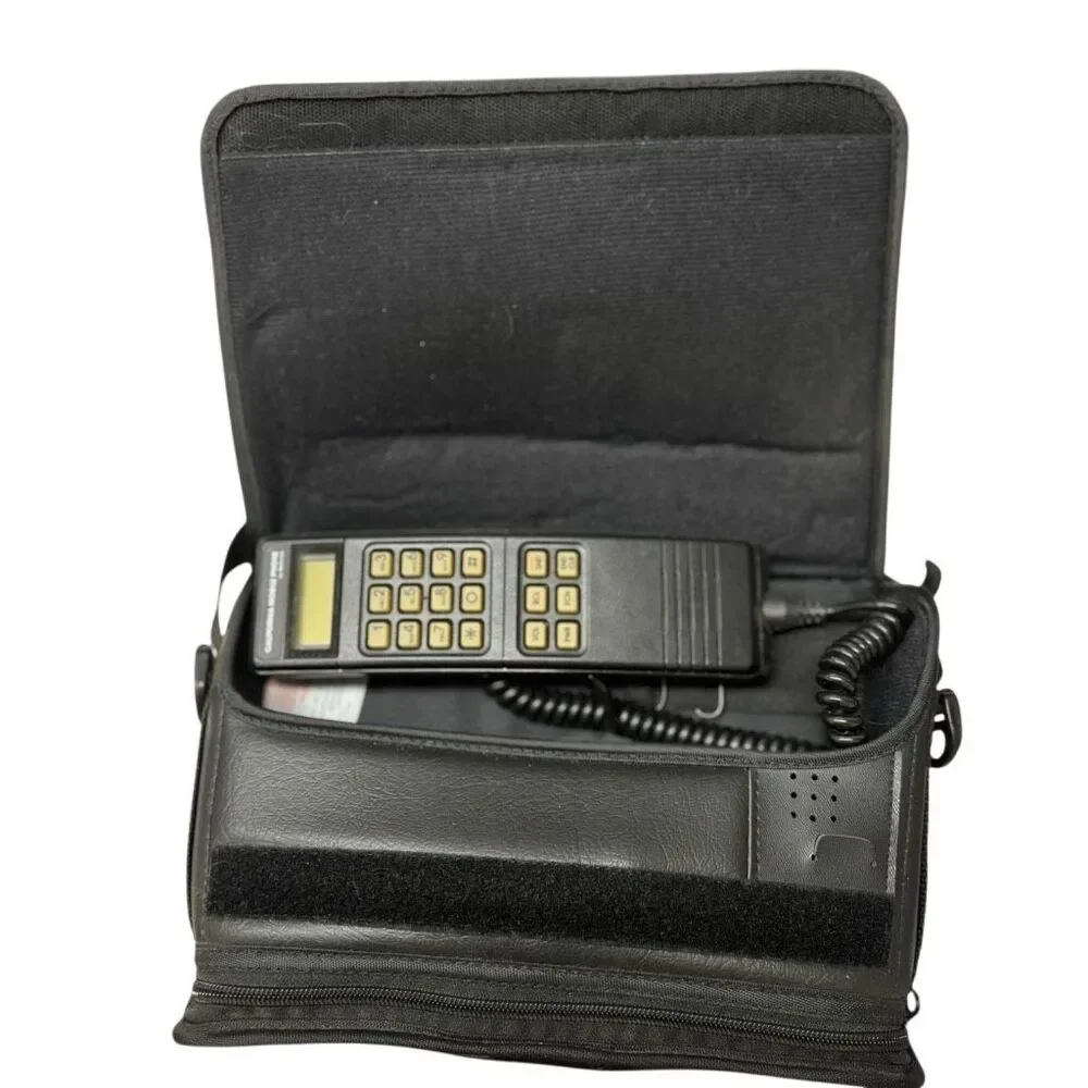 Motorola Soft-Pak California Mobile Phone Bag Phone SCN2497B Not Tested
